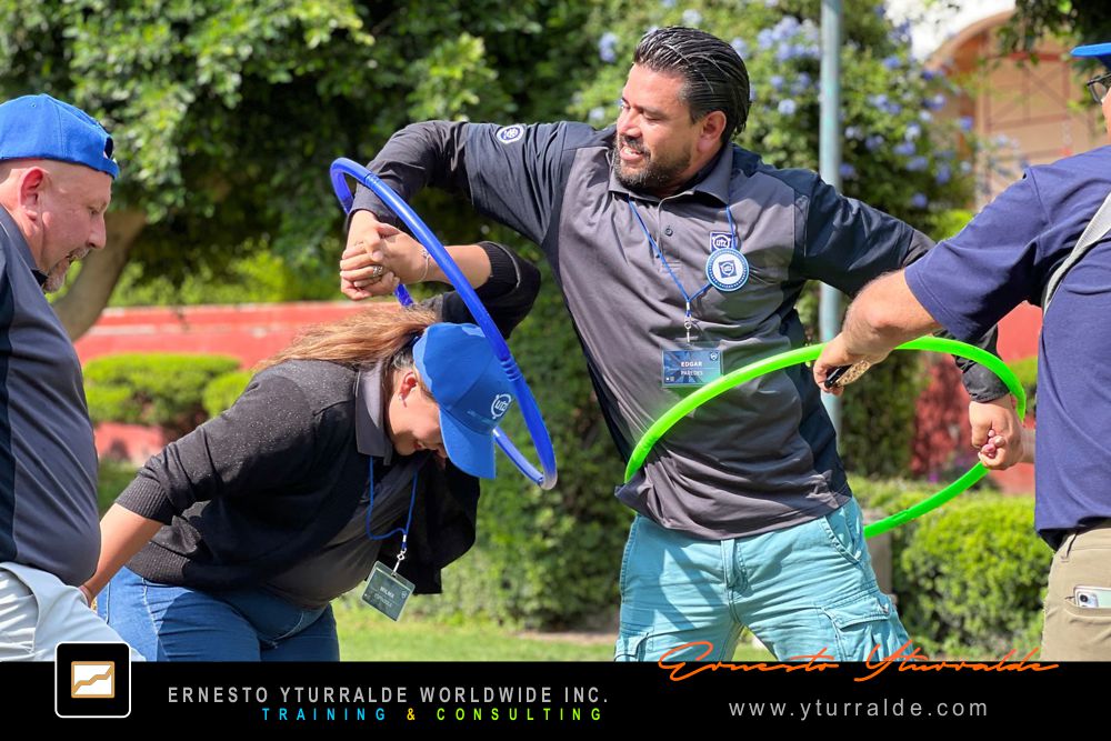 Team Building Corporativo LATAM corporativo con retos de cuerdas bajas en El Caribe y USA