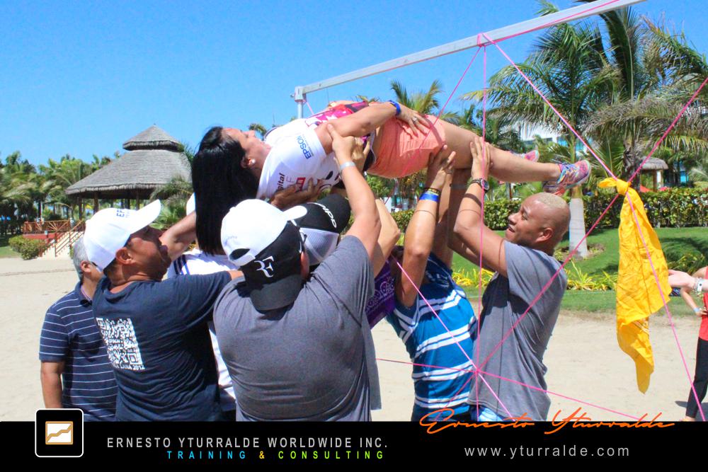 Team Building Corporativo LATAM | Taller vivencial para potenciar la sinergia y el alto rendimiento de los equipos