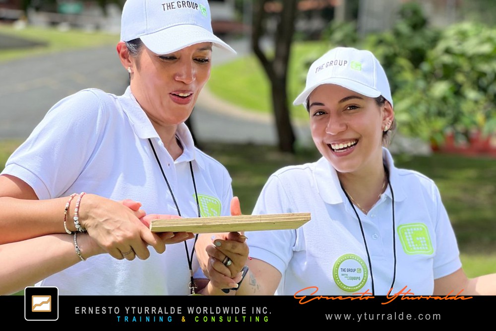 Team Building Corporativo LATAM | Experiencias outdoor para consolidar cohesión y propósito común